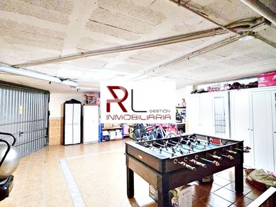 Adosado en venta en Estación De Cártama, Zona Del Mercadona, con 3 dormitorios, baño, aseo y plaza de garaje