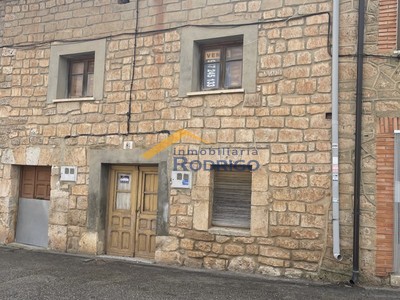 Casa en venta en Rabe De Las Calzadas, con 4 dormitorios y baño