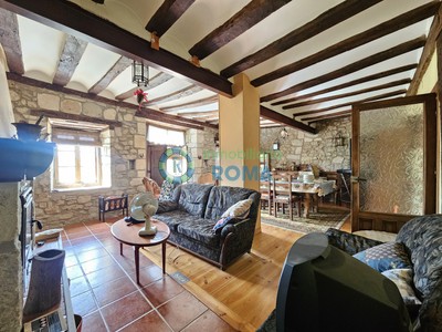 Casa en venta en Treviño, Condado De Treviño, con 5 dormitorios y 2 baños