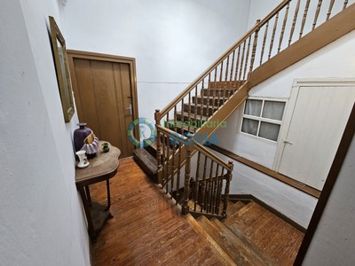 Casa en venta en Maeztu, con 9 dormitorios, baño y trastero