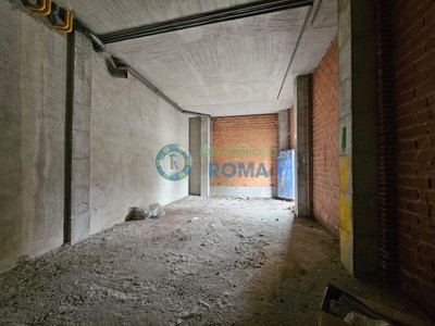 Local de obra nueva en venta en Vitoria, Lakua