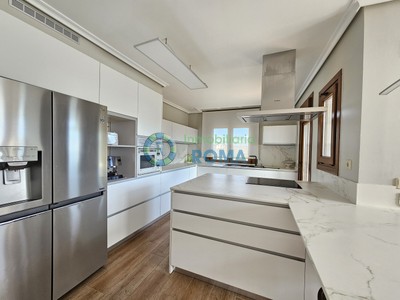 Chalet en venta en Etxabarri Ibiña, con 5 dormitorios, 3 baños, plaza de garaje y terreno