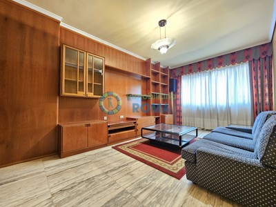 Piso en venta en Vitoria, Arambizkarra, con 3 dormitorios, baño, aseo, plaza de garaje y trastero