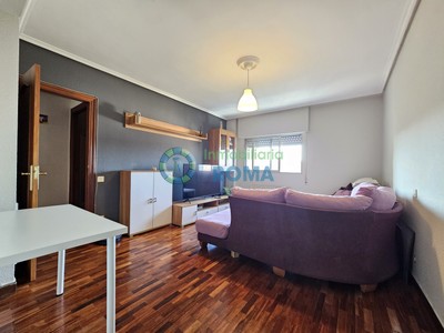 Piso en venta en Vitoria, Sansomendi, con 3 dormitorios, baño y trastero