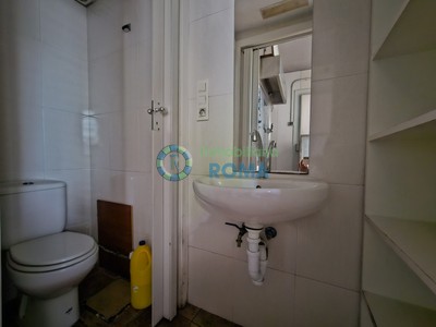 Local en venta en Vitoria, con baño