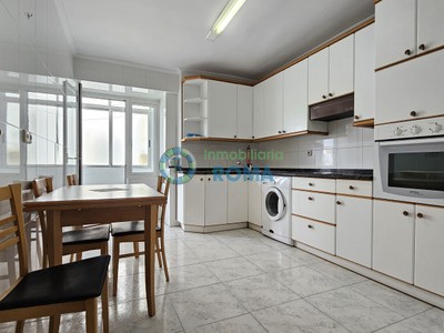 Piso en venta en Vitoria, Coronacion, con 4 dormitorios, 2 baños, trastero y 2 terrazas