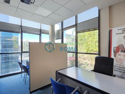 Oficina en venta en Vitoria, con aseo y 2 plazas de garaje