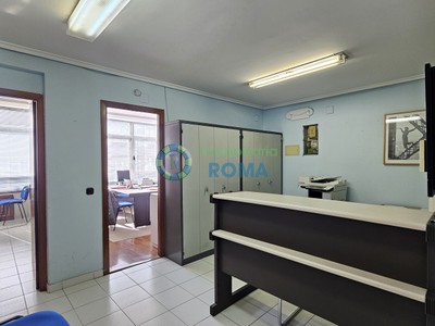 Piso en venta en Vitoria, Centro, con 3 dormitorios, baño y trastero