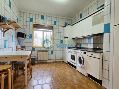 Piso en venta en Vitoria, Adurza, con 2 dormitorios, baño y terraza