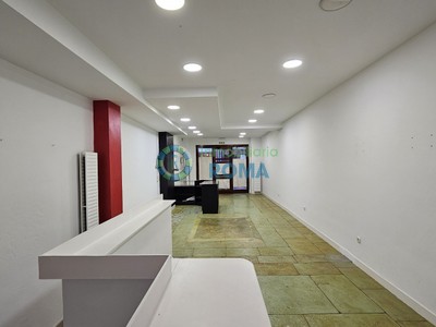 Local en venta en Vitoria, Casco Viejo, con aseo