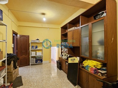 Local en venta en Vitoria, con baño