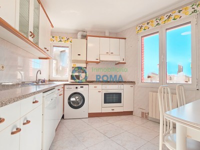 Piso en venta en Vitoria, con 2 dormitorios y baño