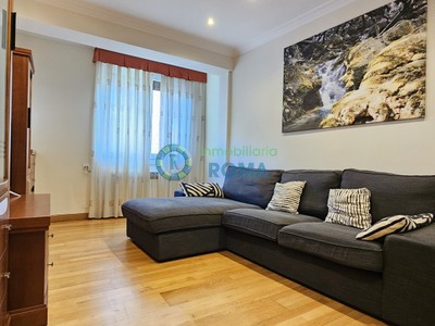 Piso en venta en Vitoria, con 2 dormitorios y baño