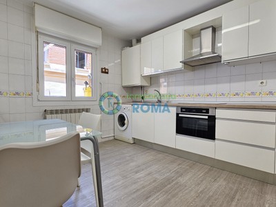 Piso en venta en Vitoria, con 1 dormitorio y baño