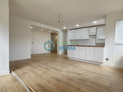Piso en venta en Vitoria, con 3 dormitorios, 2 baños, trastero y terraza