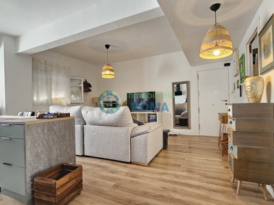 Piso en venta en Vitoria, con 2 dormitorios, baño y trastero