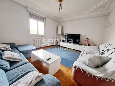 Piso en venta en Vitoria, Desamparadas, con 4 dormitorios, baño, aseo y trastero