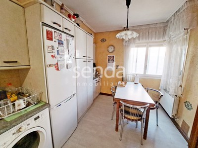 Piso en venta en Vitoria, Zaramaga, con 3 dormitorios, baño, trastero y terraza