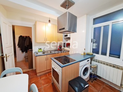 Piso en venta en Vitoria, Casco Historico, con 3 dormitorios, baño y trastero