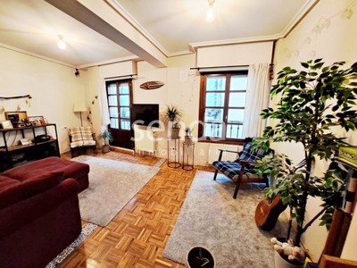 Duplex en venta en Vitoria, Casco Historico, con 2 dormitorios, 2 baños y balcón