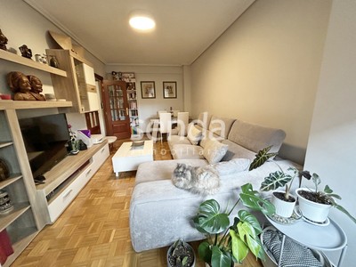 Piso en venta en Vitoria, San Martin, con 3 dormitorios, 2 baños, trastero y terraza