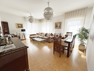 Piso en venta en Vitoria, Zabalgana, con 3 dormitorios, 2 baños, 2 plazas de garaje, trastero y terraza