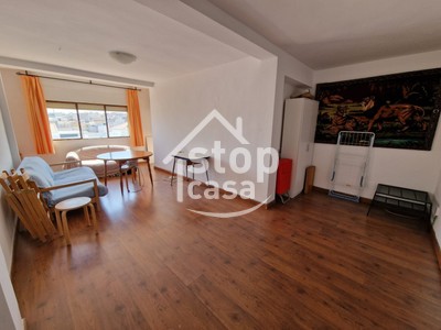 Piso en venta en Fernan Nuñez, En El Centro, con 4 dormitorios, 2 baños, plaza de garaje, trastero y balcón