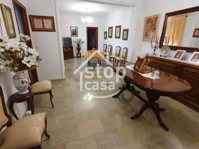 Piso en venta en Fernan Nuñez, Zona Alta, con 4 dormitorios, 2 baños, trastero, 2 balcones y terraza