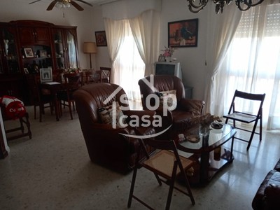 Casa en venta en La Victoria, Zona Centro, con 5 dormitorios, 2 baños y plaza de garaje