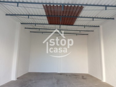 Locales en alquiler en Fernan Nuñez, Cercana A Calle Principal