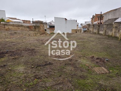 Solar en venta en Fernan Nuñez, Cercano Al Ayuntamiento