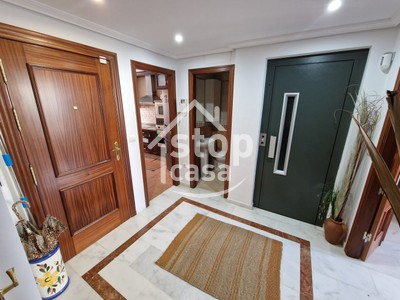 Casa en venta en Santa Cruz, Santa Cruz, con 4 dormitorios, 2 baños, aseo, plaza de garaje, trastero y 2 terrazas