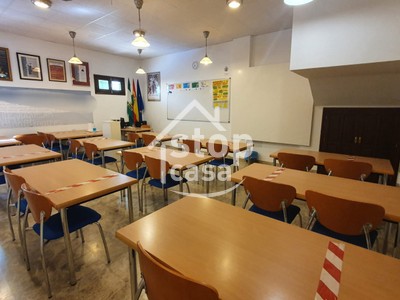 Locales en alquiler en Fernan Nuñez, Cercano Al Ayuntamiento, con 2 aseos