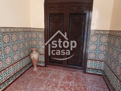 Casa en venta en Fernan Nuñez, con 6 dormitorios, 3 baños, plaza de garaje, trastero y 2 terrazas