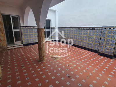 Casa en venta en Fernan Nuñez, Cerca Del Centro, con 6 dormitorios, 2 baños, trastero, 2 balcones y 2 terrazas