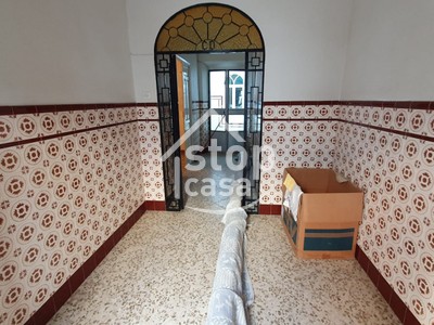 Casa en venta en Fernan Nuñez, Zona Alta, con 6 dormitorios, 2 baños y 2 terrazas