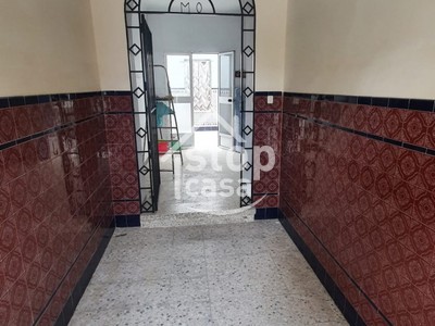Casa en venta en Fernan Nuñez, Cerca Del Parque, con 6 dormitorios, 2 baños, trastero y 3 terrazas
