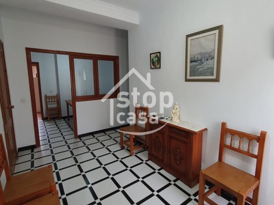 Piso en alquiler en Fernan Nuñez, Zona Alta, con 4 dormitorios, baño, trastero y terraza