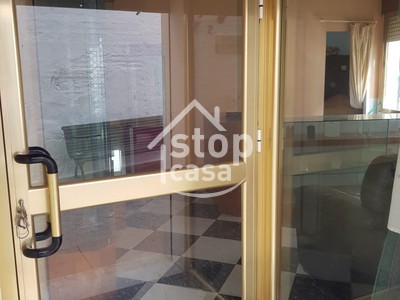 Locales en alquiler en Montemayor, Centro, con baño