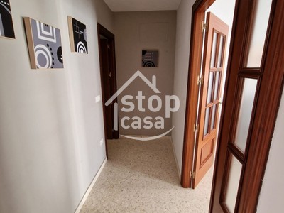 Piso en venta en Fernan Nuñez, Zona Baja, con 2 dormitorios, baño, 2 balcones y terraza