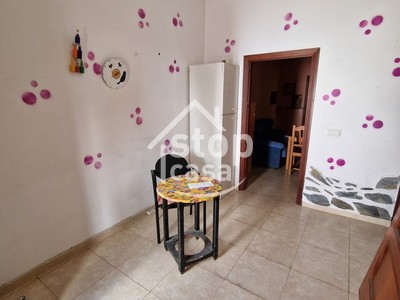 Casa + local en venta en Fernan Nuñez, Entrada Al Pueblo, con 3 dormitorios, baño, aseo y terraza