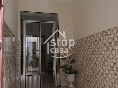 Casa en venta en Fernan Nuñez, Zona Alta, con 5 dormitorios, 2 baños, trastero, 2 balcones y 2 terrazas