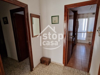 Piso en alquiler en Fernan Nuñez, Cerca De La Zona Comercial, con 2 dormitorios, baño y 2 balcones