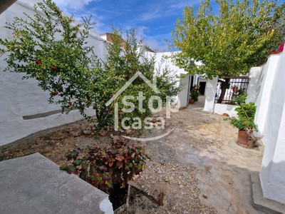 Casa en venta en Fernan Nuñez, Casco Antiguo, con 8 dormitorios, 3 baños y trastero