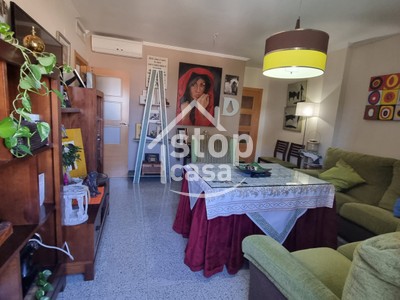 Piso en venta en Fernan Nuñez, Zona Alta, con 3 dormitorios, baño, aseo, trastero y balcón