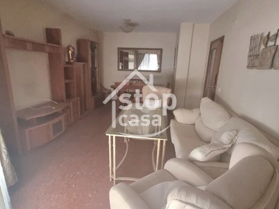 Piso en venta en Córdoba, Las Palmeras, con 2 dormitorios, baño, trastero y terraza