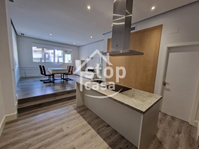 Piso en alquiler en Fernan Nuñez, Cerca De La Zona Comercial, con 1 dormitorio y baño