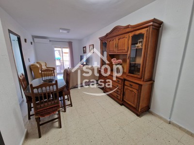 Piso en venta en Fernan Nuñez, con 4 dormitorios, baño, aseo, trastero y 2 balcones