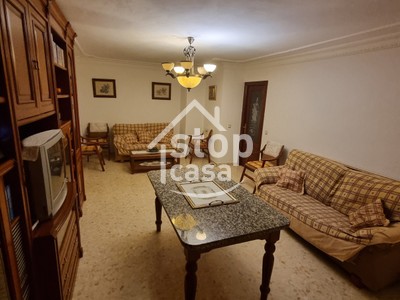 Piso en venta en Puente Genil, Cerca Del Centro, con 3 dormitorios y 2 baños