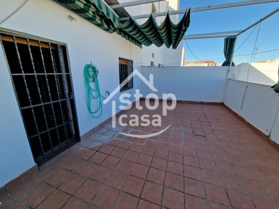 Piso en venta en Fernan Nuñez, Zona Centro, con 4 dormitorios, 2 baños, trastero, 2 balcones y 3 terrazas